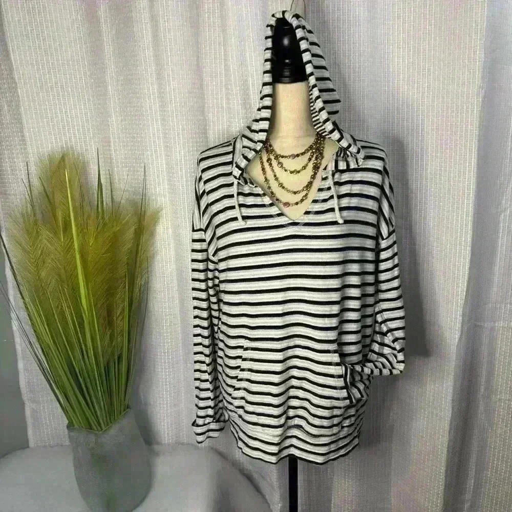 BLUE Saks Fifth Avenue Women’s Large Long Sleeve V-Neck Striped Hoodie Pockets